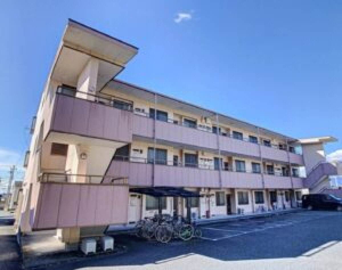 無機塗料で紫外線や汚れに強く美しいマンションに